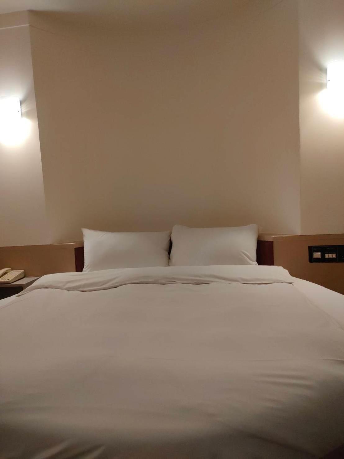 Dc Hotel Taichung Eksteriør bilde